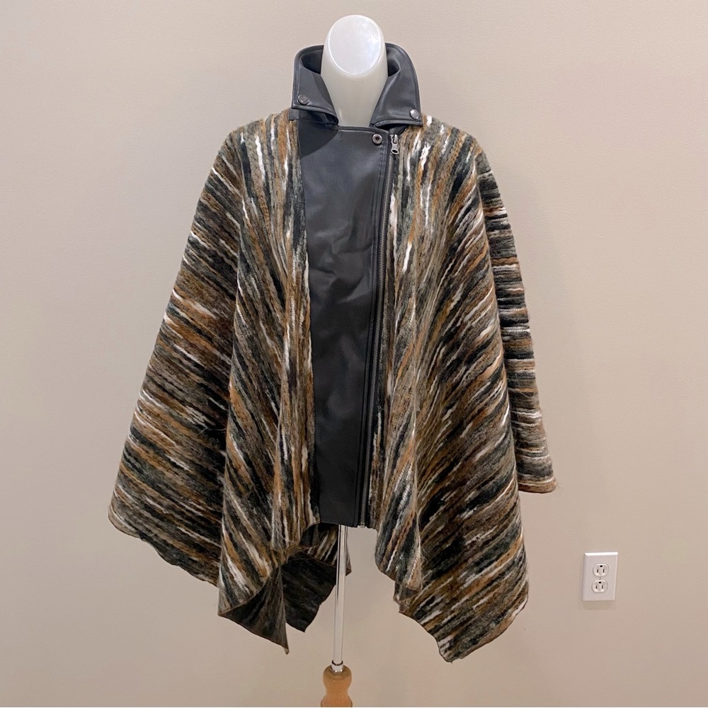 BNCI Blank Noir Sierra Blanket poncho with faux leather accents collar size S